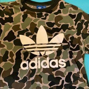 Men’s Adidas Camo trefoil tee